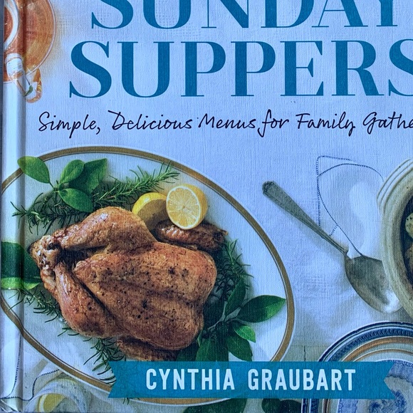 Sunday Suppers Cookbook Nice for Family Gatherings - Picture 2 of 4